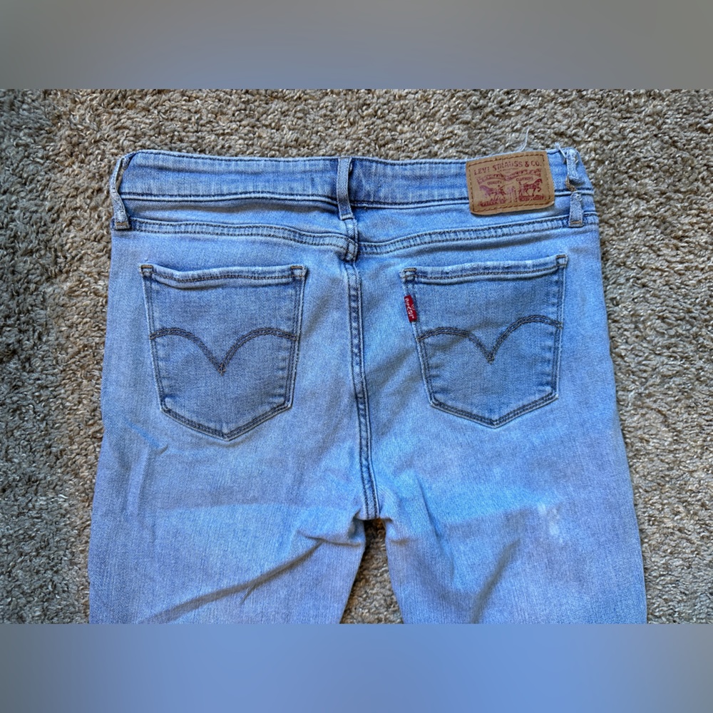 Levi’s 711 skinny size 28
